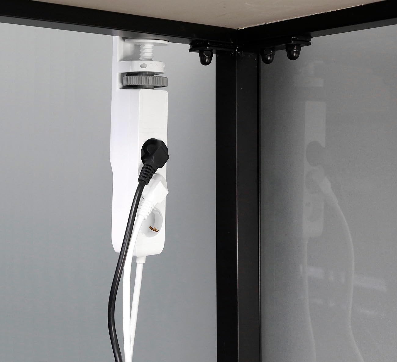 revolt Steckdose Leiste mit: 2er-Set 3-fach-Tischsteckdose mit Schraubklemme, 2x USB-C, 1x USB-A (Steckdosenleiste mit Schraubklemme, C Steckdosenleiste mit PD)