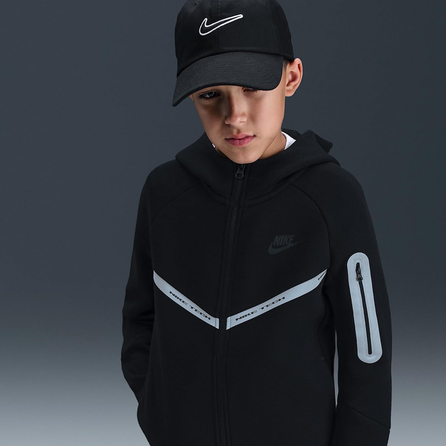 Nike Sportswear Tech Fleece Big Kids' Full-Zip Hoodie with Reflective Accents (Black/Black/Black)