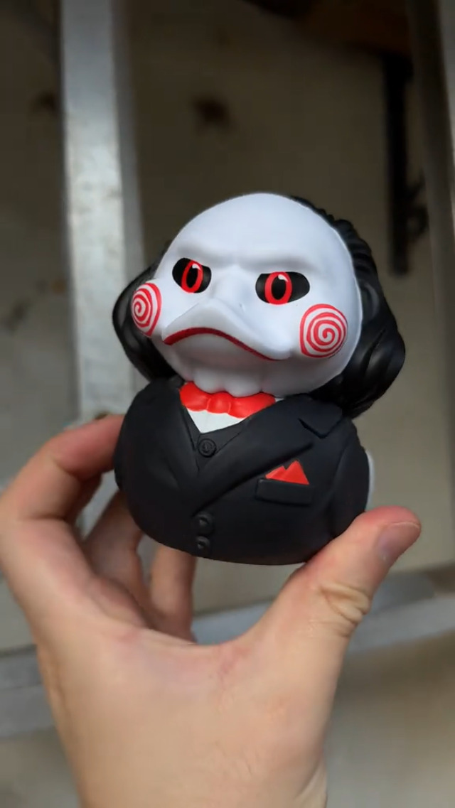 メディコムトイ 【 MINI SAW DOLL 】ビリー Billy フィギュア Amazon.com: TUBBZ Mini: Saw - Billy The Puppet Cosplaying Rubber