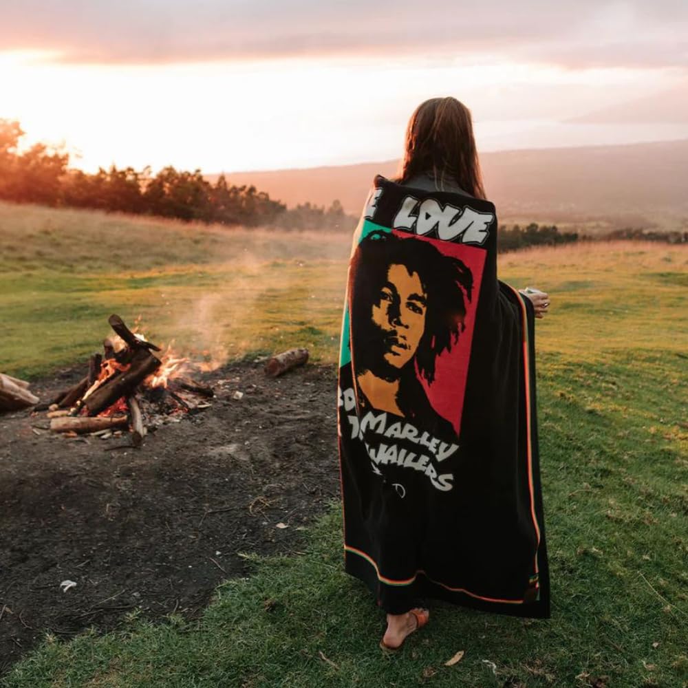 Amazon.com: Slowtide x Bob Marley, One Love Oversized Plush Fleece