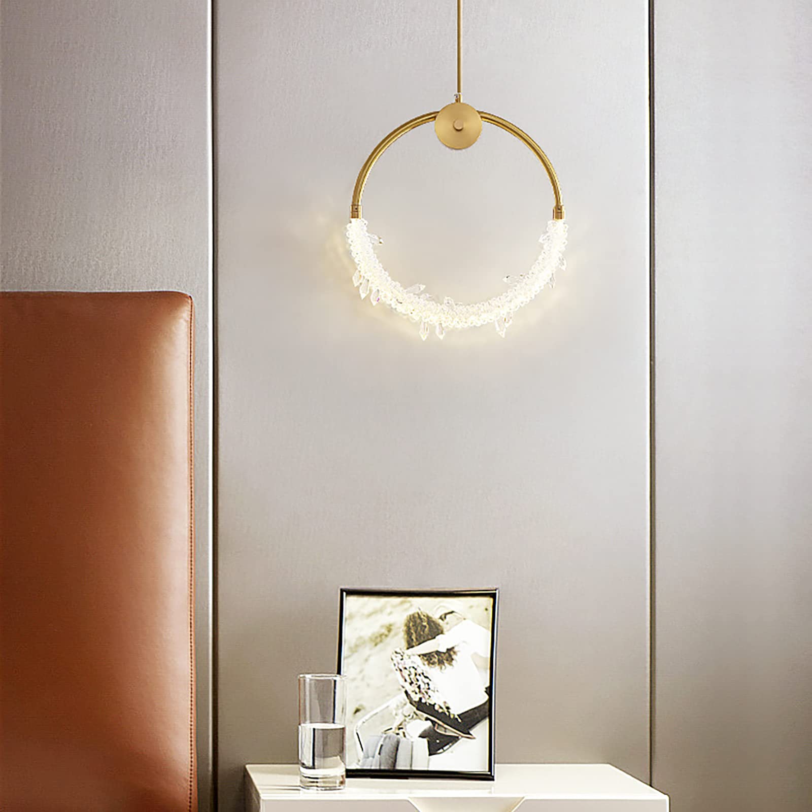 Petit plafonnier cristal et or LED avec anneau lumineux géométrique