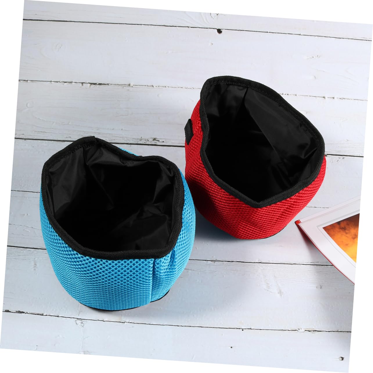 INOOMP Portable Travel Pet Bowl Mesh Dog Feeder Waterproof Oxford Fabric Perfect for Dogs Cats