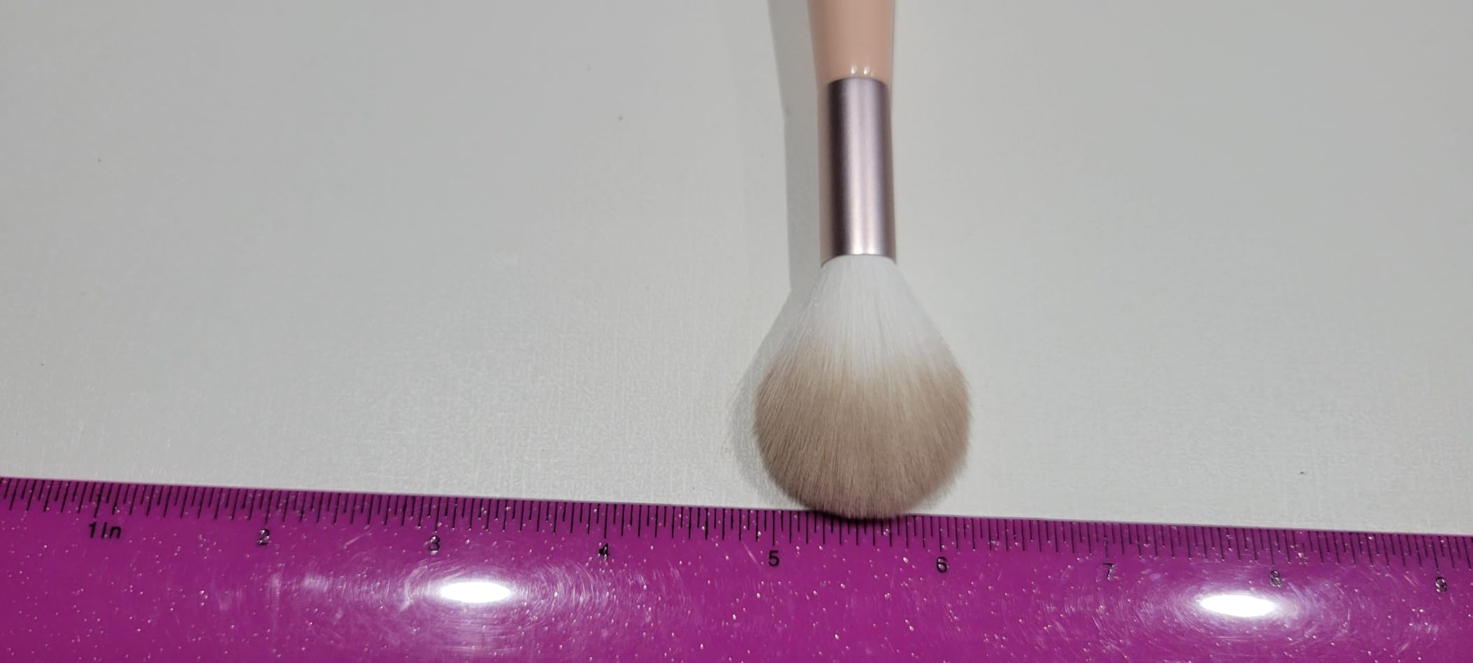 ACMEBEAUTY Dual-ended nose contouring brush, fan-shaped nose contouring makeup brush. Vegan synthetic makeup brush, ideal for blending liquids, creams, and pressed powders to achieve a smooth finish