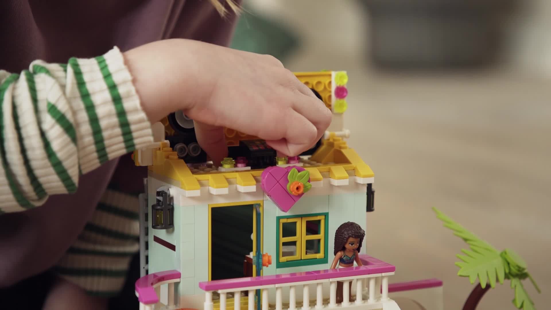 LEGO-41428-Friends-Beach-House-Mini-Dolls-House-Play-Set-with-Andrea-Mia-Summer-Holiday-Series