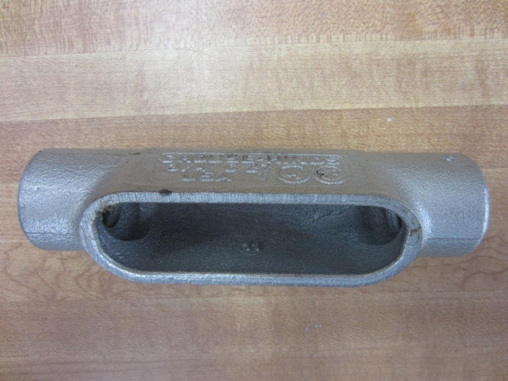 LOT OF 8 CROUSE-HINDS C27 CONDUIT FITTINGS 3/4"USED