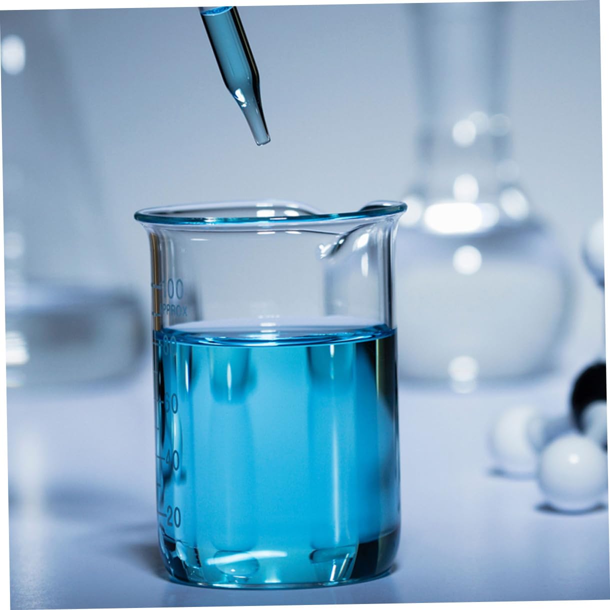 Tasses à Mesurer en Verre de 100ml, Lot de 10, Graduées | Échelle Claire, Légères et Portables, Nettoyage Facile, Format Compact pour Usage Laboratoire