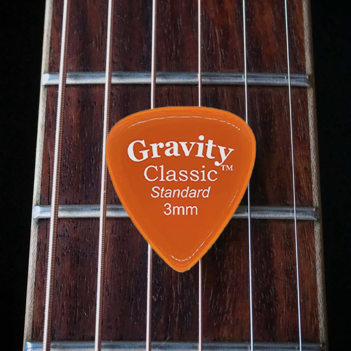 Gravity Plektren für Acryl-Gitarren mit polierten abgeschrägten Kanten für helleren Sound und engeren Halt, 5 Stück Handgefertigt in Kalifornien Variety Pack, Thicknesses, Grip Holes