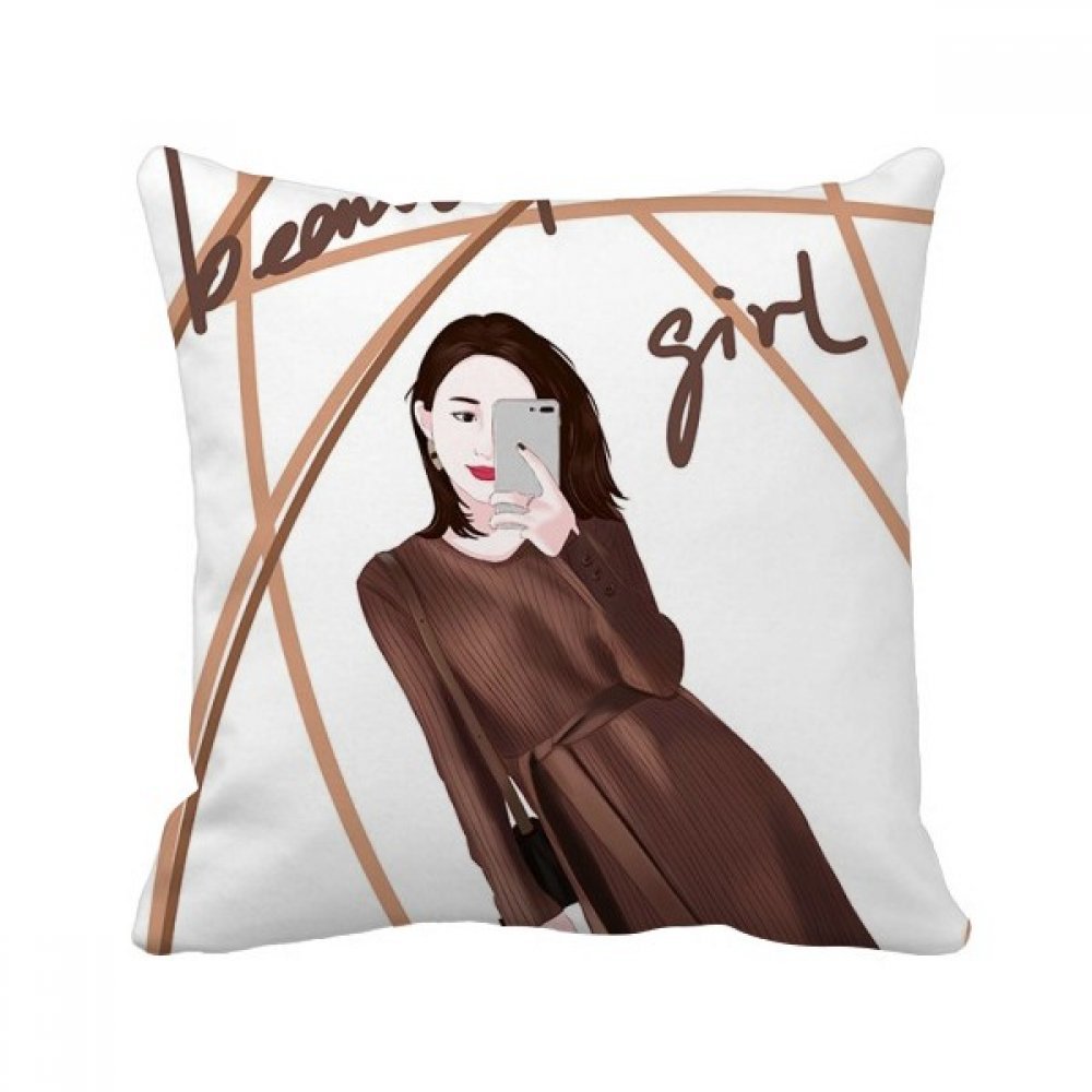 Coussin d'art de fille carrée pour sublimer la déco de votre canapé