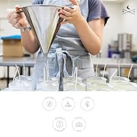 Vista 5 de Slow North Vela de citronela + mandarina, vela de aceites esenciales y cera de soja pura en un frasco de vidrio esmerilado reutilizable, una vela