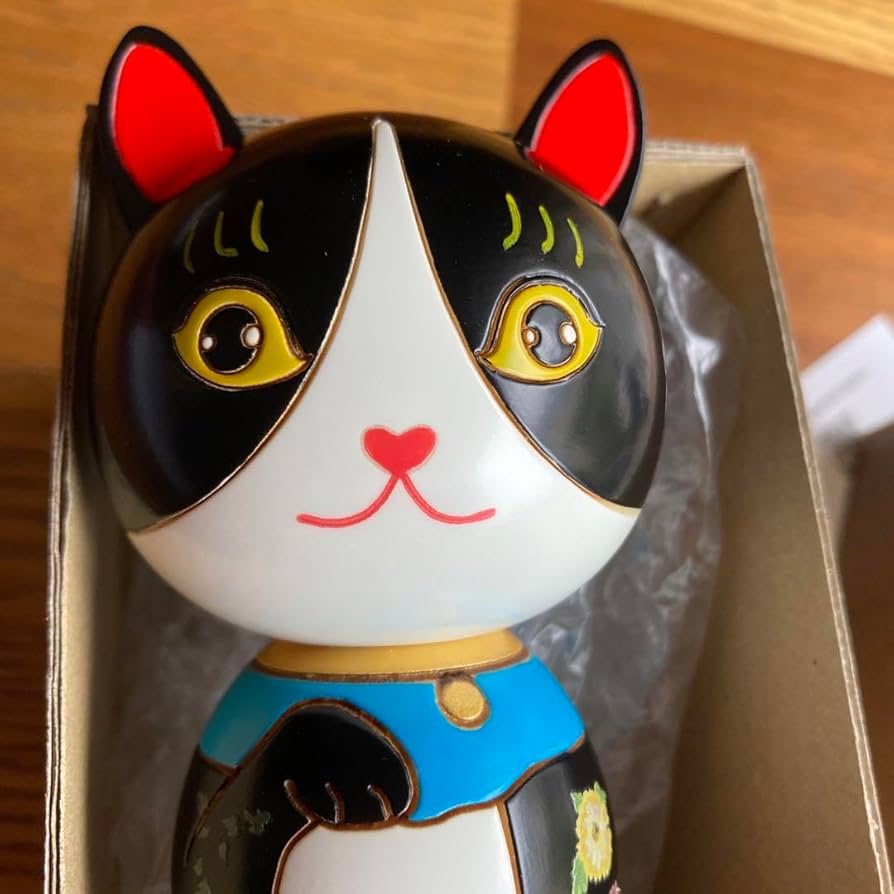 アフタヌーンティー★はち割れ猫こけし★ナタリー・レテ× 卯三郎こけし★日本製 Amazon.co.jp: アフタヌーンティー はち割れ猫 こけし