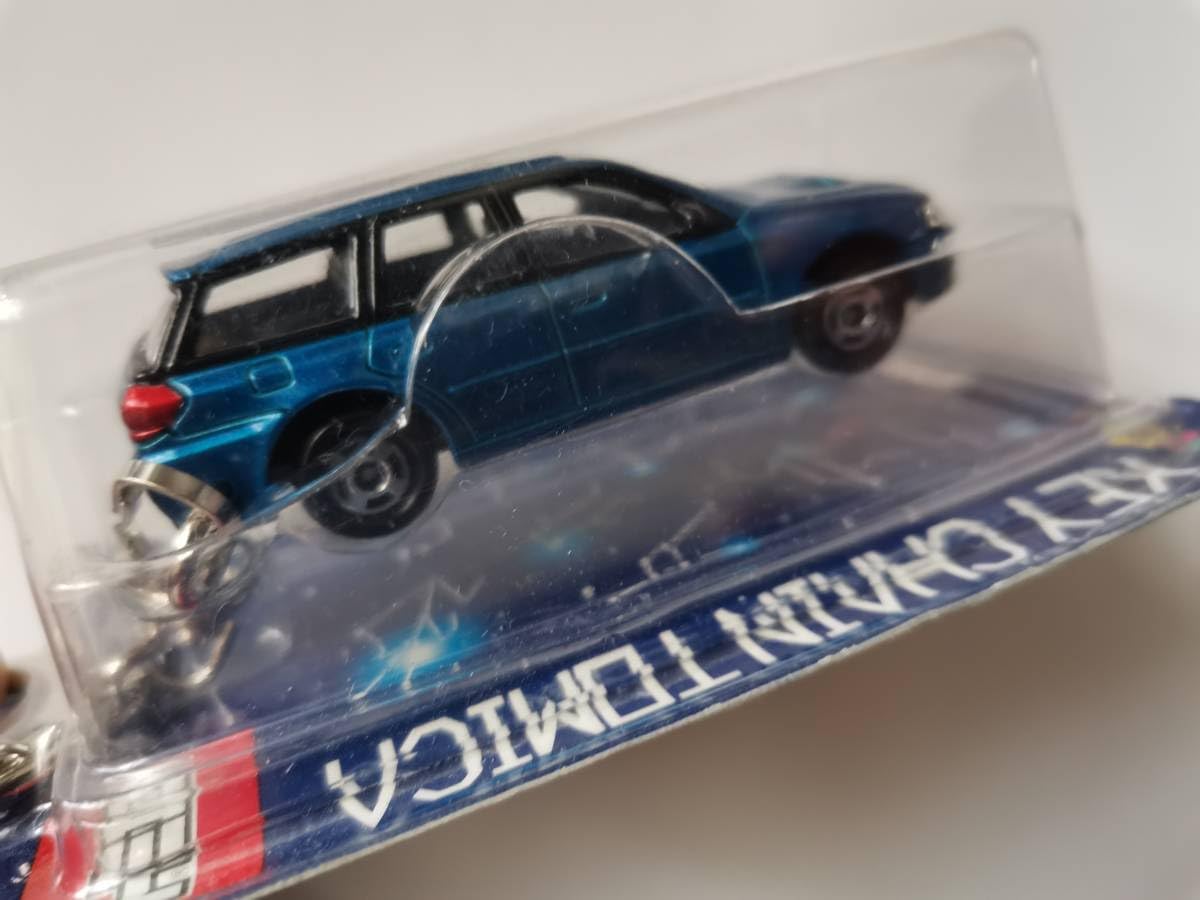 Amazon.co.jp: プラス キーチェーントミカ TOMICA トイザらス