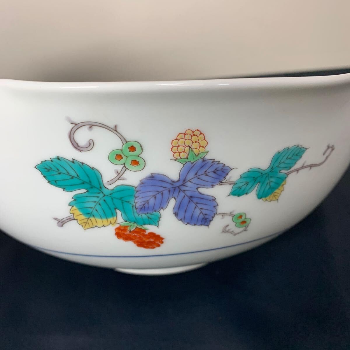 超希少　珍しい絵柄　有田焼　鷹峯作　深鉢　蓋付き　アンティーク Amazon.co.jp: 鷹峰作 有田焼 大鉢 盛り皿 盛鉢 和食器 野いちご