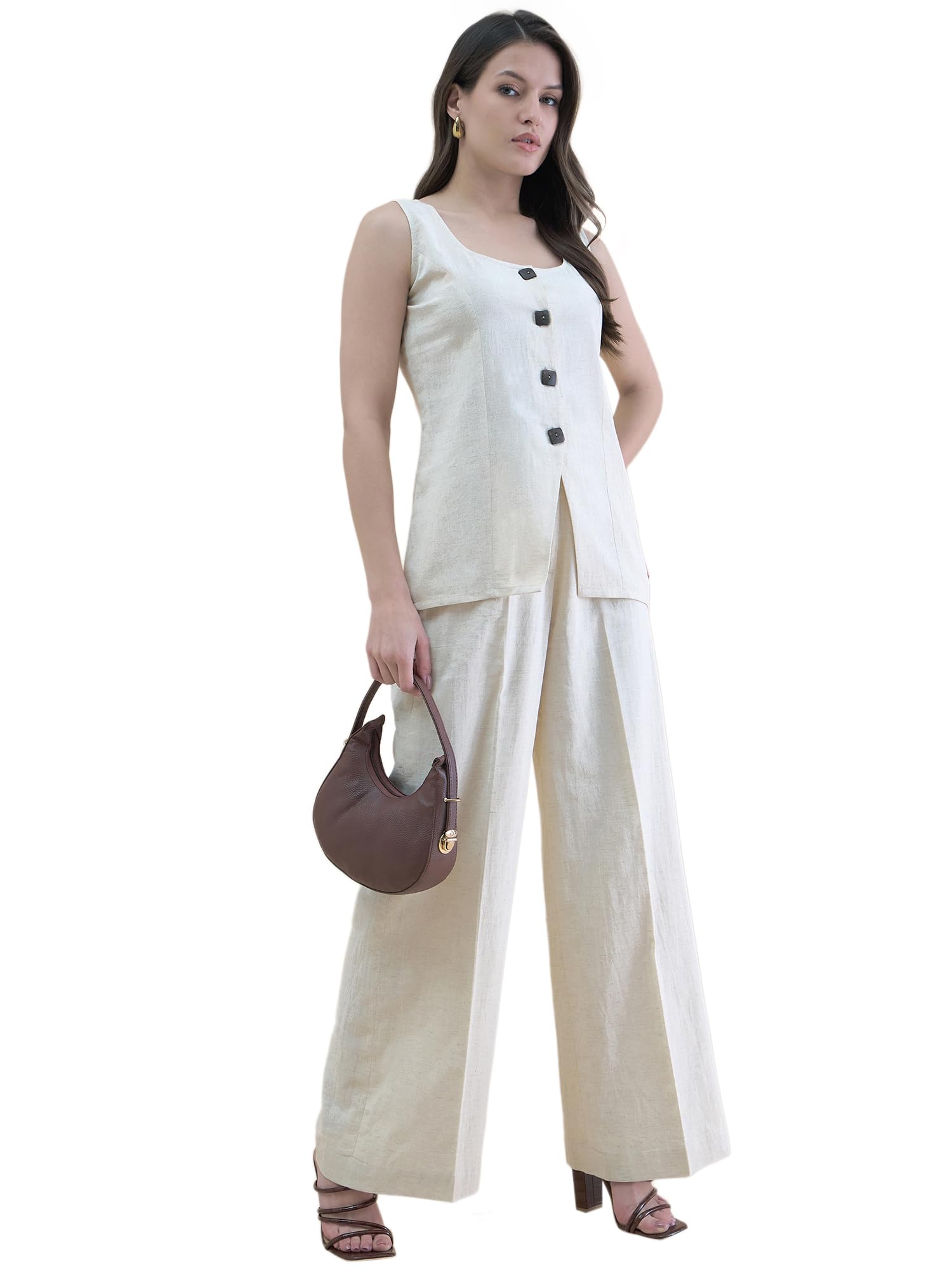 Light beige U-neck tailored waistcoat with straight fit co-ords-image-15