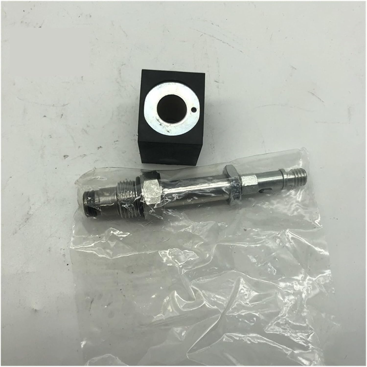 Solenoid down valve OEM: 66465GT, 66465