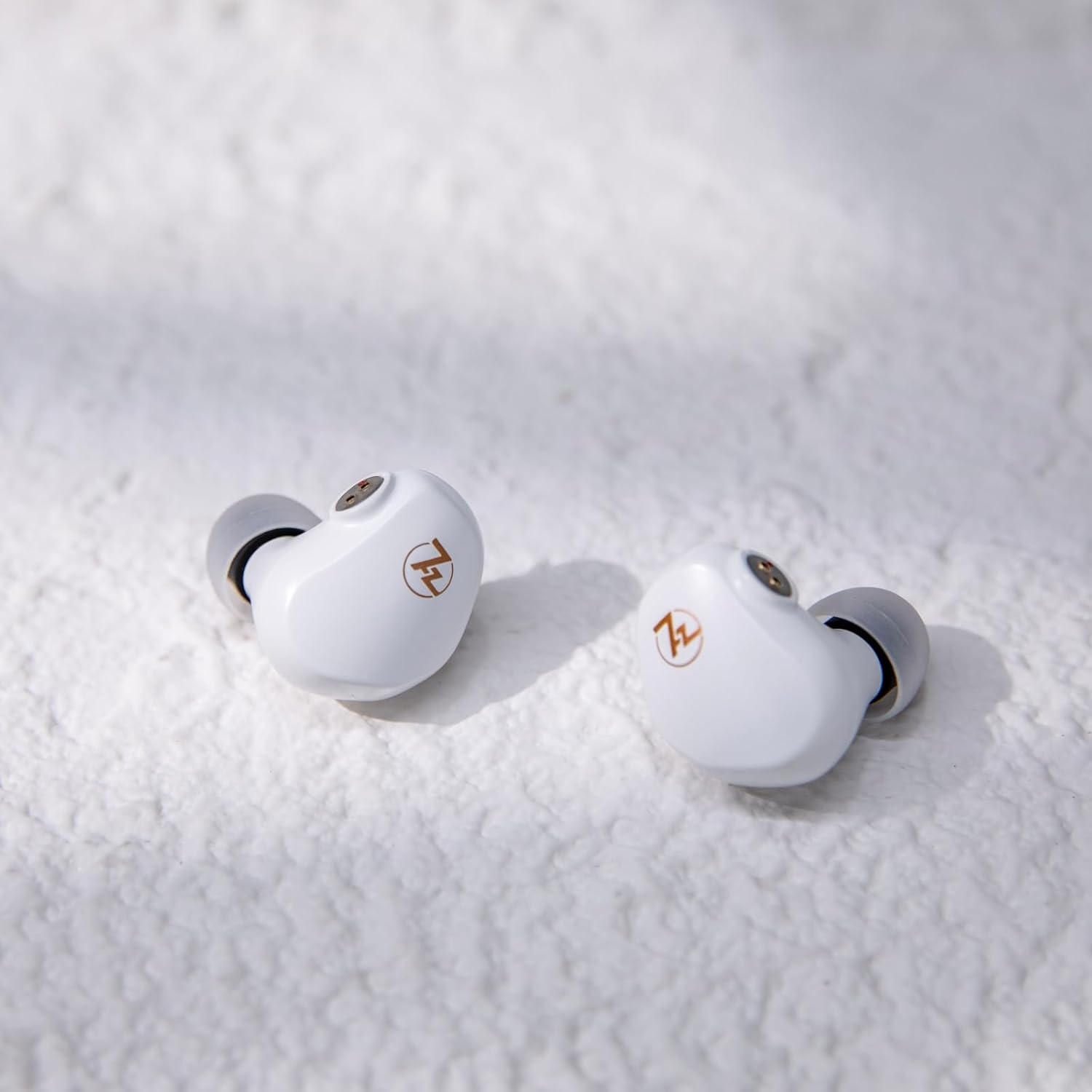 7HZ G1 in-Ear Monitor, 10mm DLC Dynamic Driver IEM Wired Earbuds, HiFi Headphones with Detachable OFC Silver-Plated Cable for Gaming and Music Audiophiles (Type-C with Mic, White)