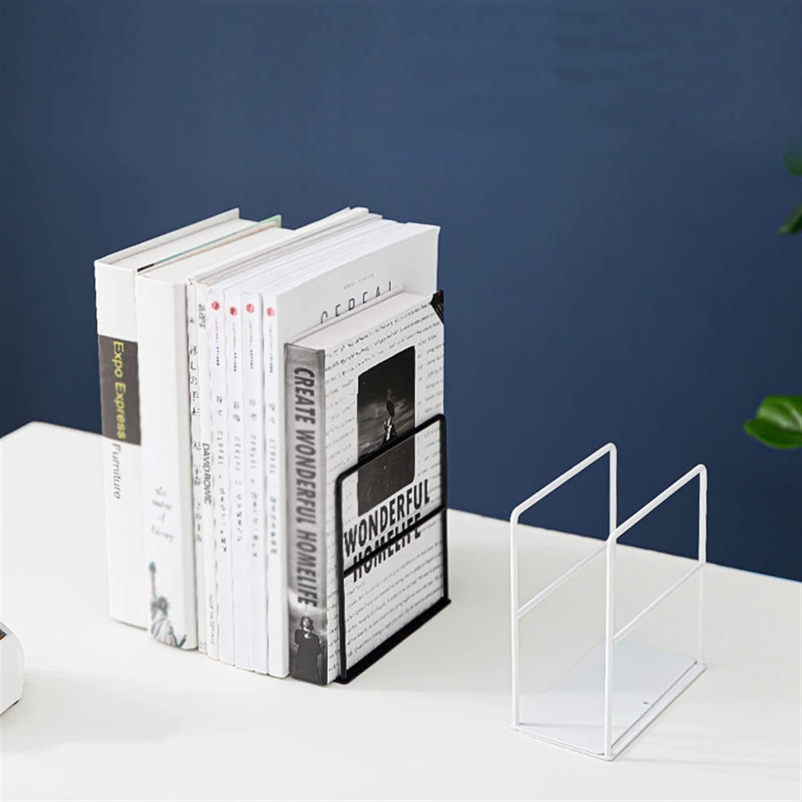 Portariviste da scrivania A4 Multilayer File Rack in ferro Rivista Book Cancelleria Informazioni Cancelleria Stoccaggio Scaffale Cornice Metallo Parete Mount Organizer, Nero / Argento Porta raccoglito
