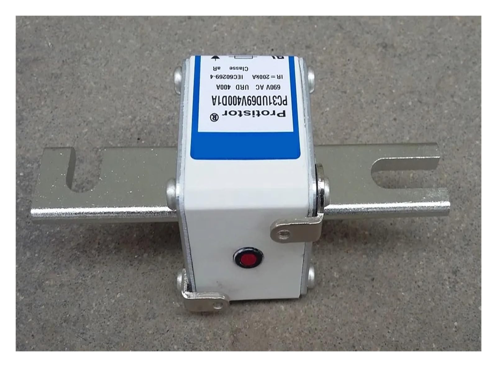 Fusibles PC31UD69V400D1A 6 9 URD 31 D11A 0350 de tension 690V et calibre 400A