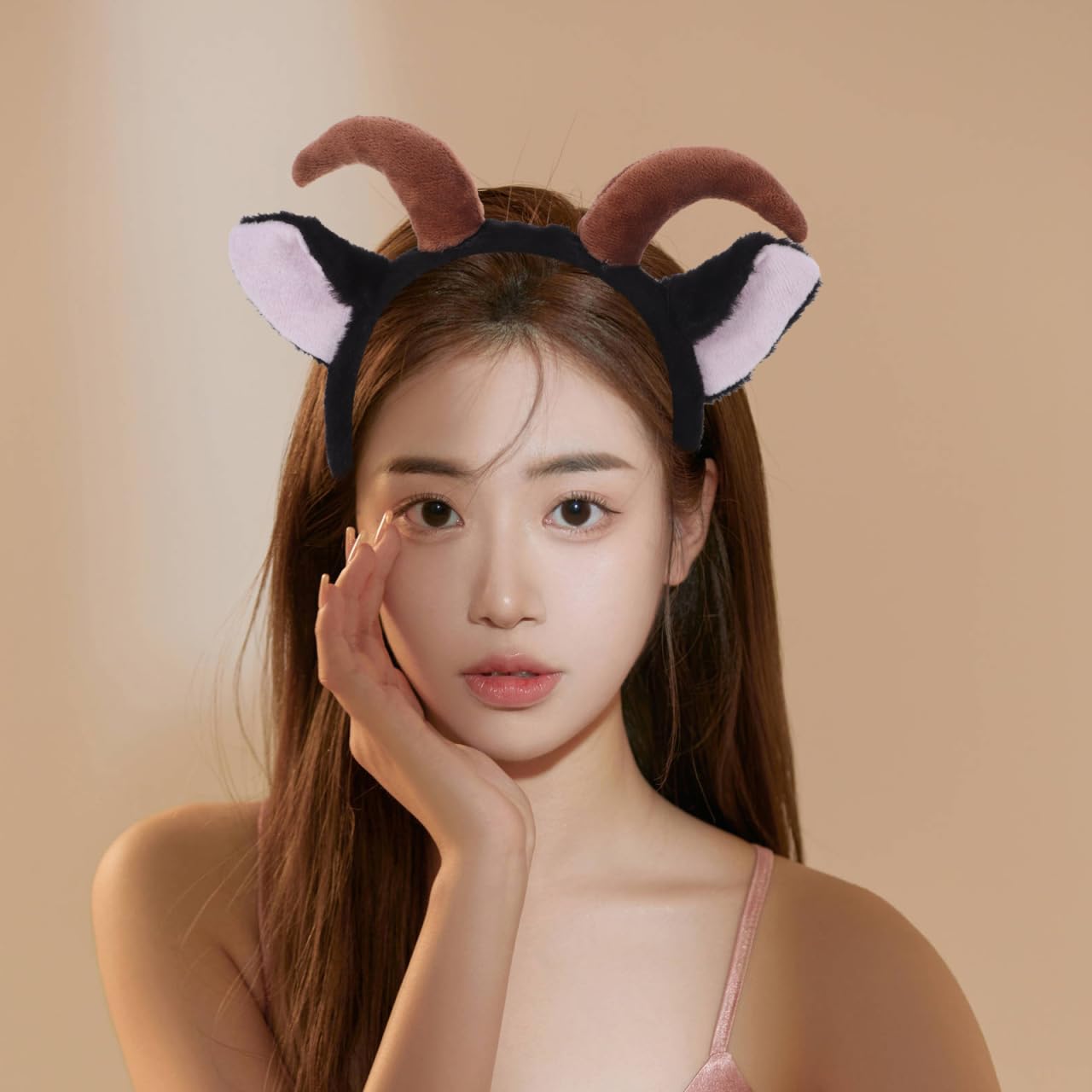BESPORTBLE Serre-tête en peluche avec oreilles d'agneau et cornes de chèvre, oreilles de mouton noires, serre-tête pour adultes et enfants, carnaval, fête de Noël, accessoire de cosplay