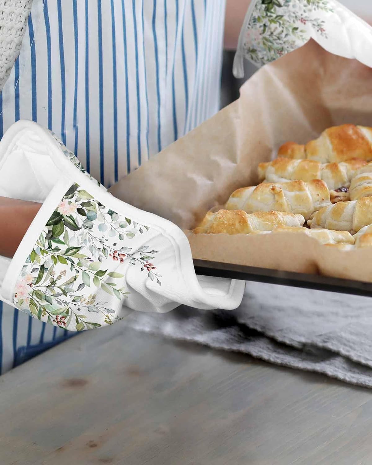4PCS Pot Holders with Pocket for Kitchen, Sage Green Eucalyptus Pot Holder Set Heat Insulation Potholders, Aesthetics Floral Farm Foliage Oven Mitts Hot Pads for Baking Cooking Barbecue