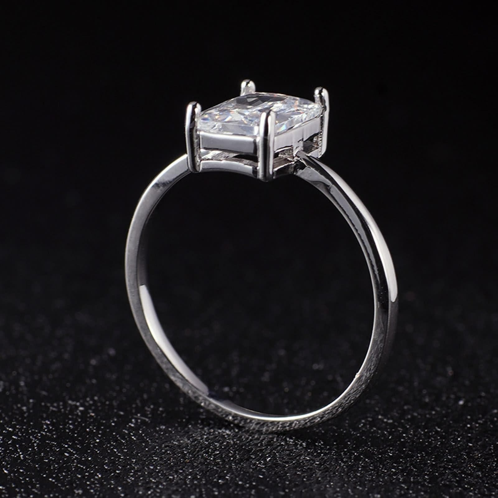 Anello da donna con moissanite rettangolare bianco bianco