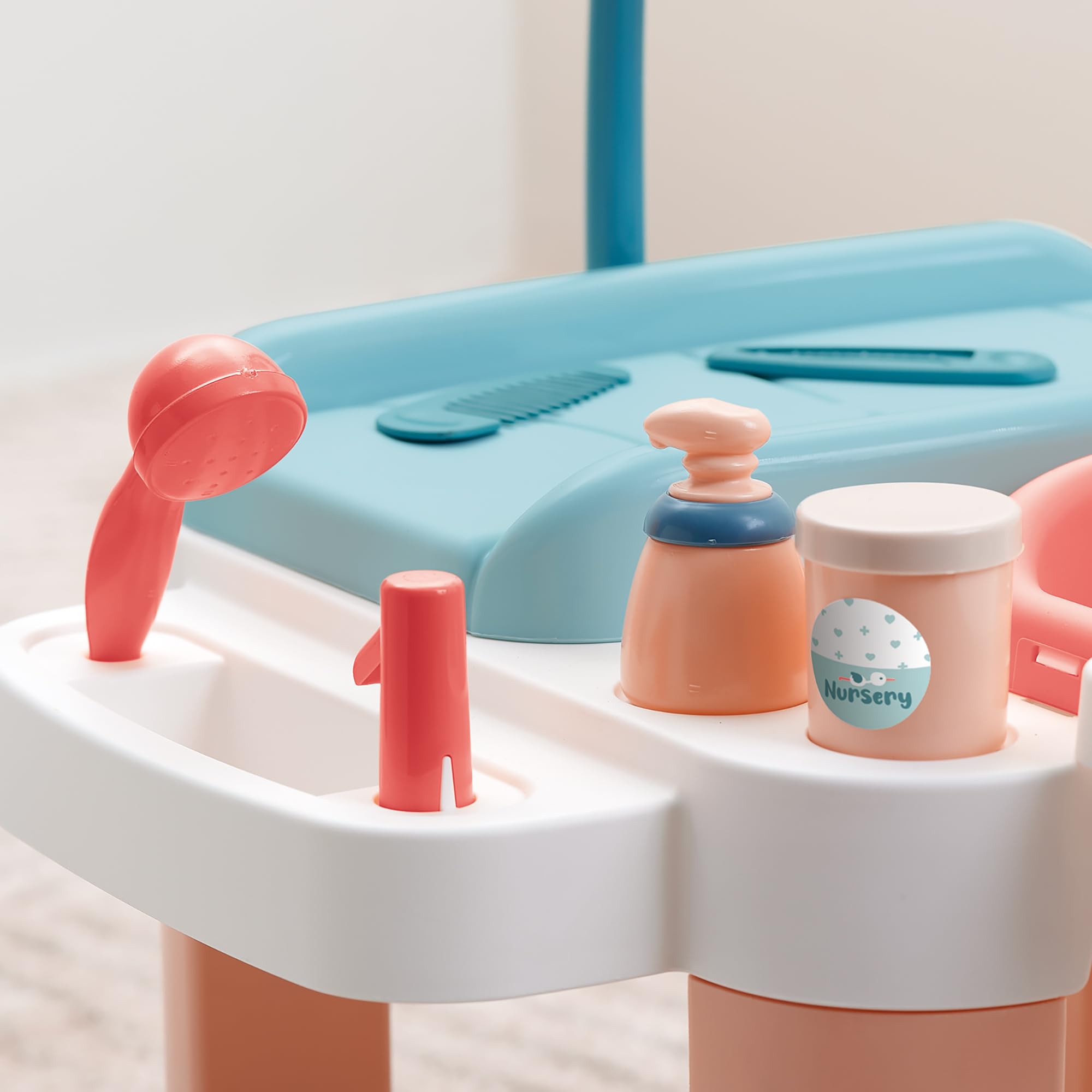 ECOIFFIER -1839 - Ma première Nursery - Jouet d'imitation - pour Enfants - Dès 18 Mois - pour Changer la Couche de bébé comme Les Parents - comme Les Grands - en Plastique résistant