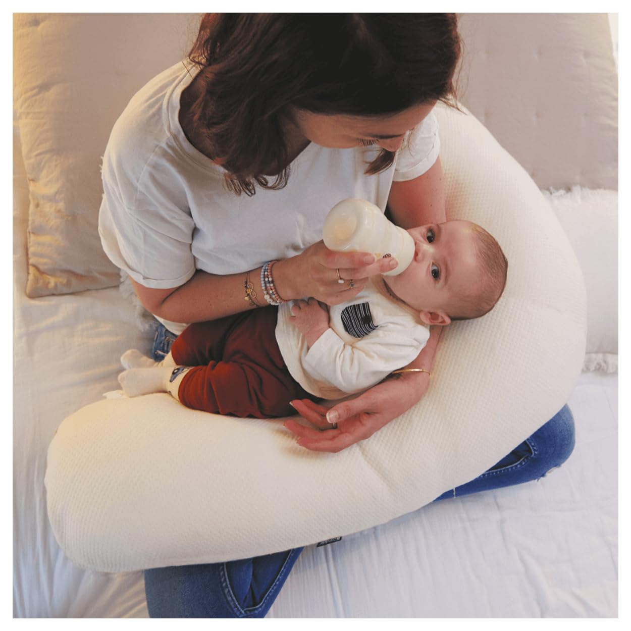 CANDIDE - Coussin De Grossesse - Coussin d'Allaitement - Coussin De Maternité - Transat Bébé - Multirelax - Coton Bio GOTS - 3-9kg - Déhoussable - Fabriqué en France - 69x44x14cm (Beige)