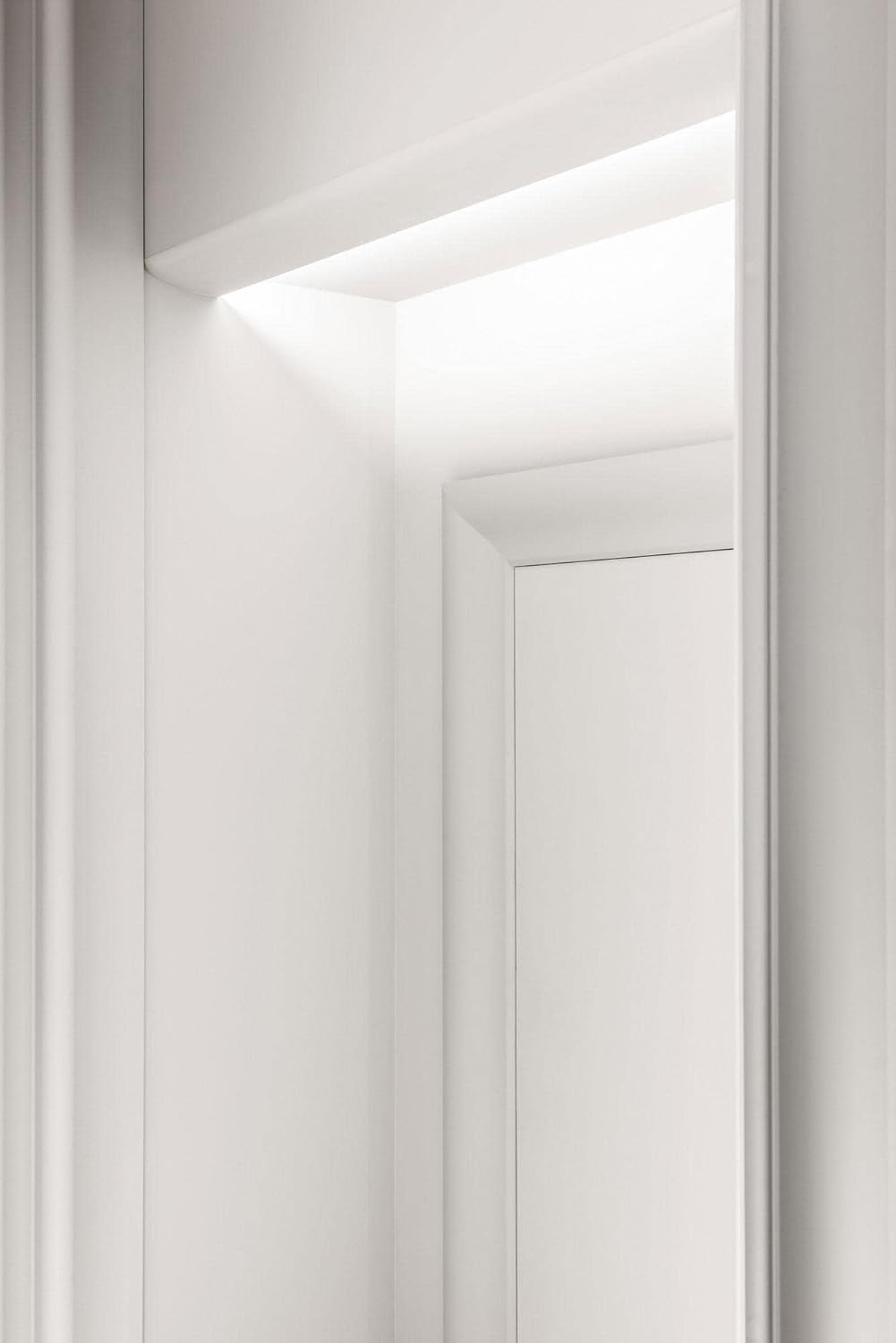 White Primed Polyurethane Crown Moulding 78-in Length