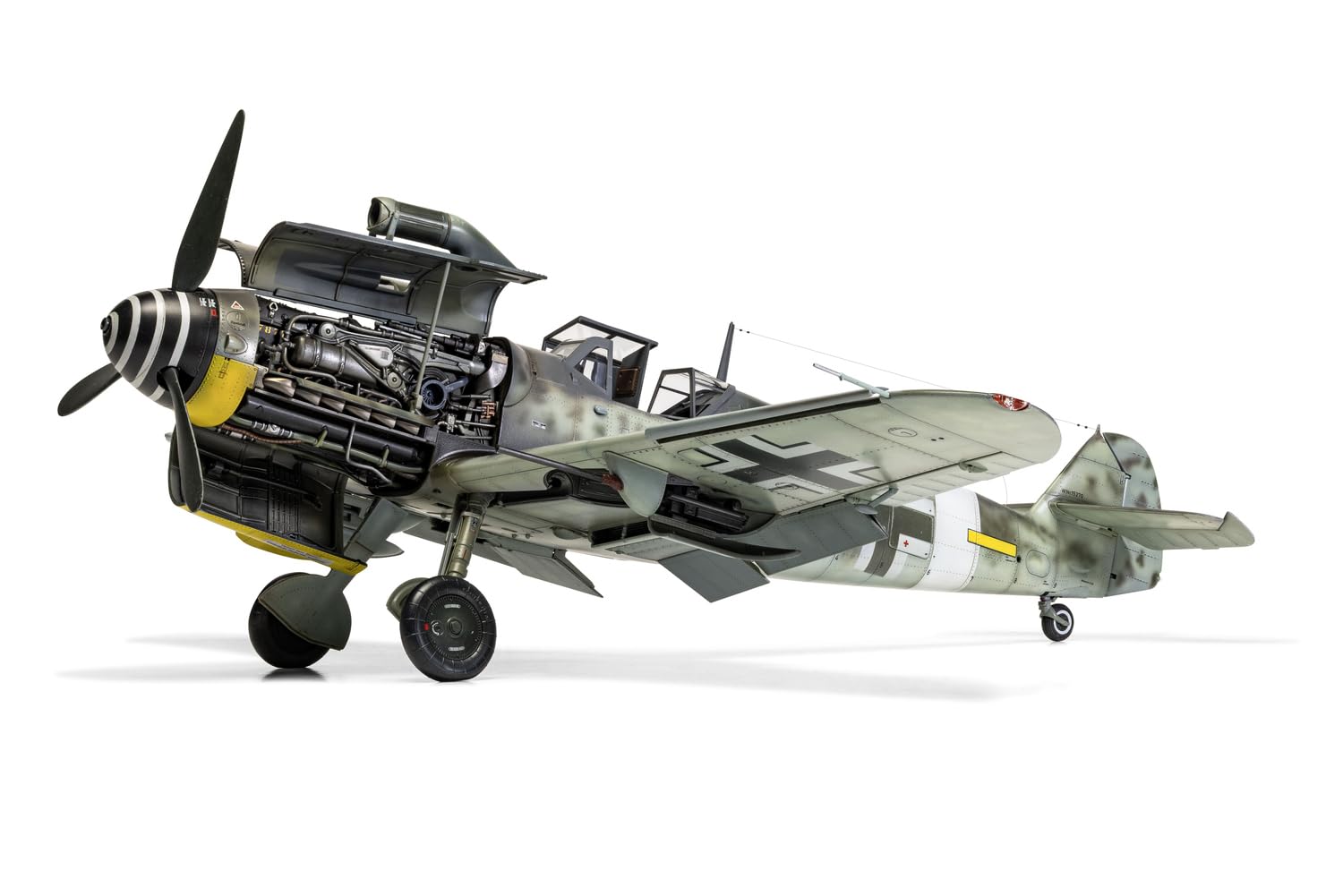 AIRFIX - A17003 Messerschmitt Bf109G-5/6 Plastikmodellbausatz für Erwachsene und Kinder ab 8 Jahren, Set enthält Spritzgussrahmen und Abziehbilder – Maßstab 1:72