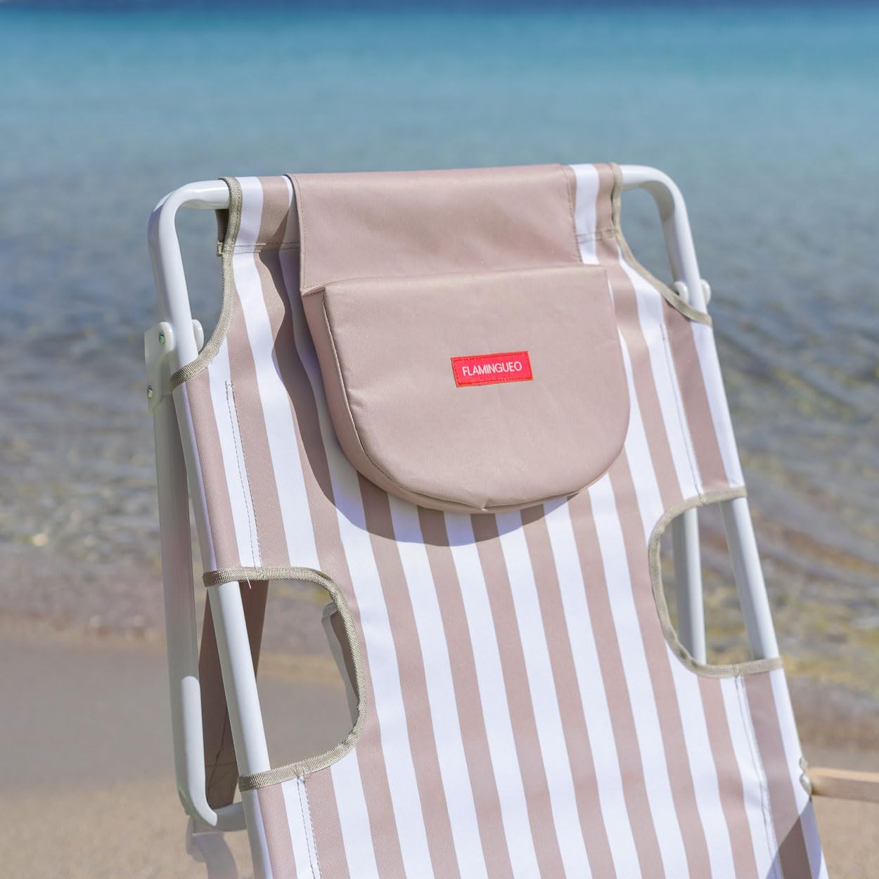 Flamingueo Silla Playa Plegable - Reclinable 5 Posiciones - Agujero Cabeza y Brazos - Reposapiés 3 Posicones - Asas Mochila - Bolsillo Insulado y Posavasos - Aluminio y Poliéster - Beige