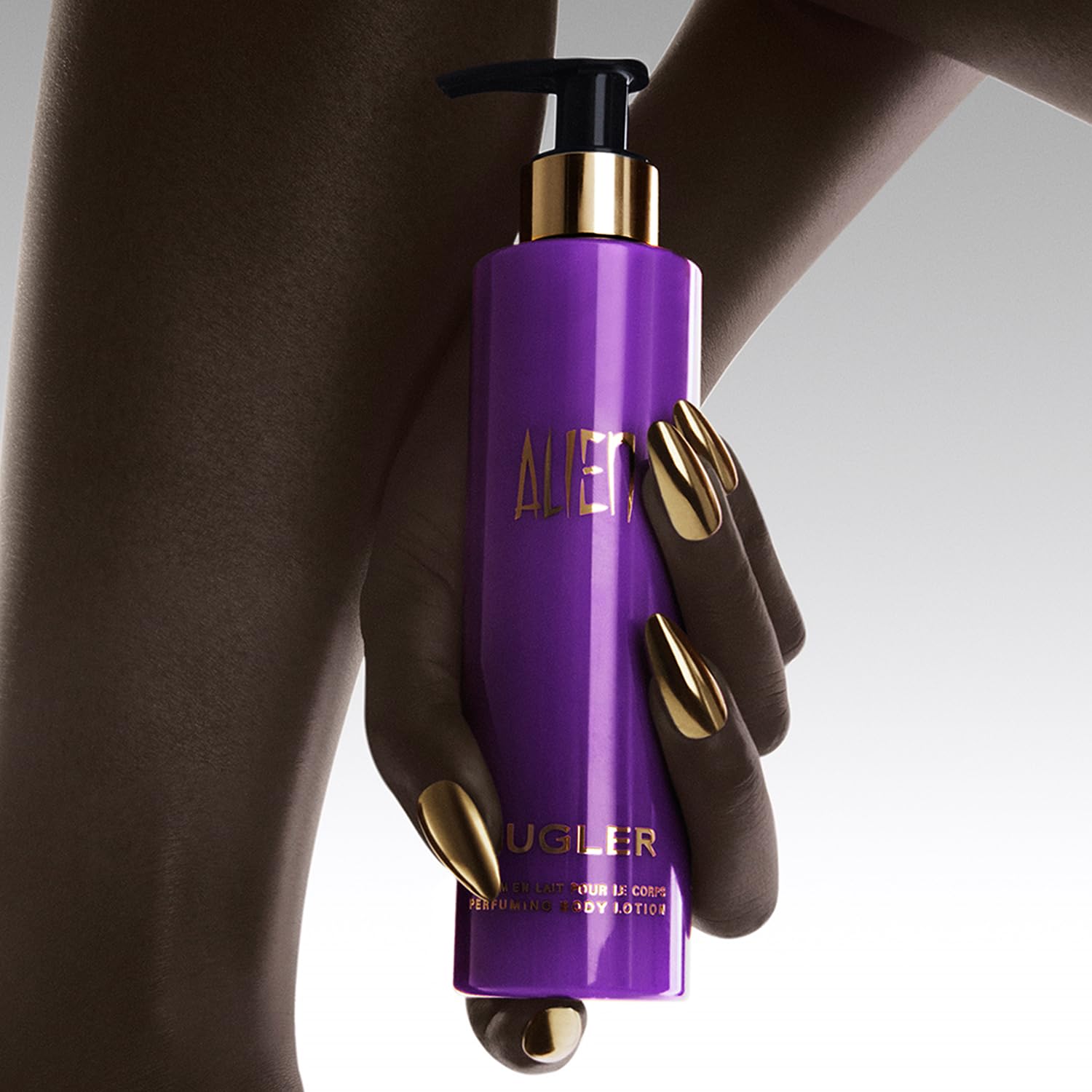 MUGLER Alien Parfümierende Bodylotion, Damen-Parfum, Amberartig, holzig und blumig, Außergewöhnlicher Duft, 200 ml