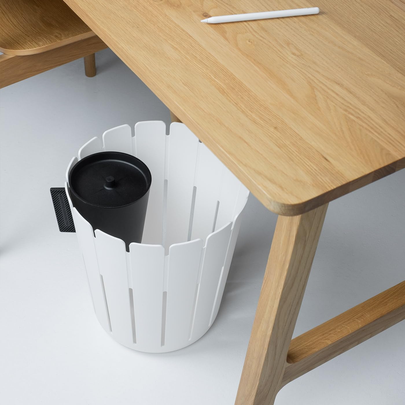 BasketBin Papierkorb aus Polypropylen, 31,5x31,5x35cm, Grau/Weiß/Schwarz/Rot/Grün, Doppelbehälter-System für Mülltrennung, Büro (Weiß/Grün)
