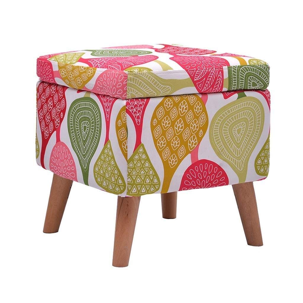 Tabouret de rangement en bois pour optimiser les petits espaces du salon