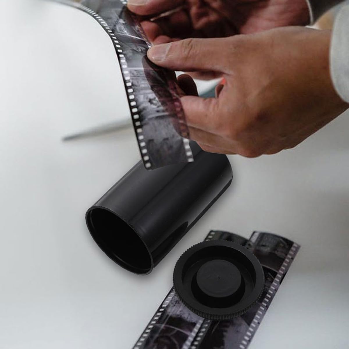 Alipis Boîtes de Rangement pour Films Photo en Plastique Couvercle Boîte Cylindrique Noire Lot de 50 Pièces Étui Étanche et Anti-Poussière pour Stockage et Transport de Pellicules