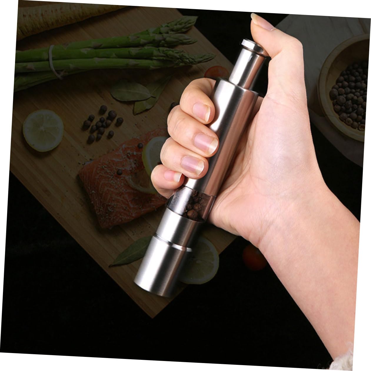 SOLUSTRE Pfeffermühle in Silber aus Edelstahl mit Dreieckigem Mahlkern Praktische Pfeffer und Salzmühle Manuelle für Pfeffer und Verschiedene Gewürze für Küche und Haushalt