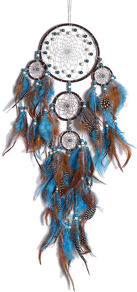 寝室の装飾のためにぶら下がっている羽の自由奔放に生きる壁