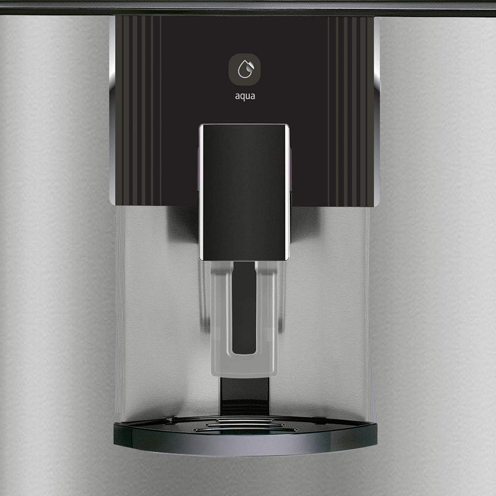 Close-up of the Mabe refrigerator's external water dispenser, labeled 'aqua'.