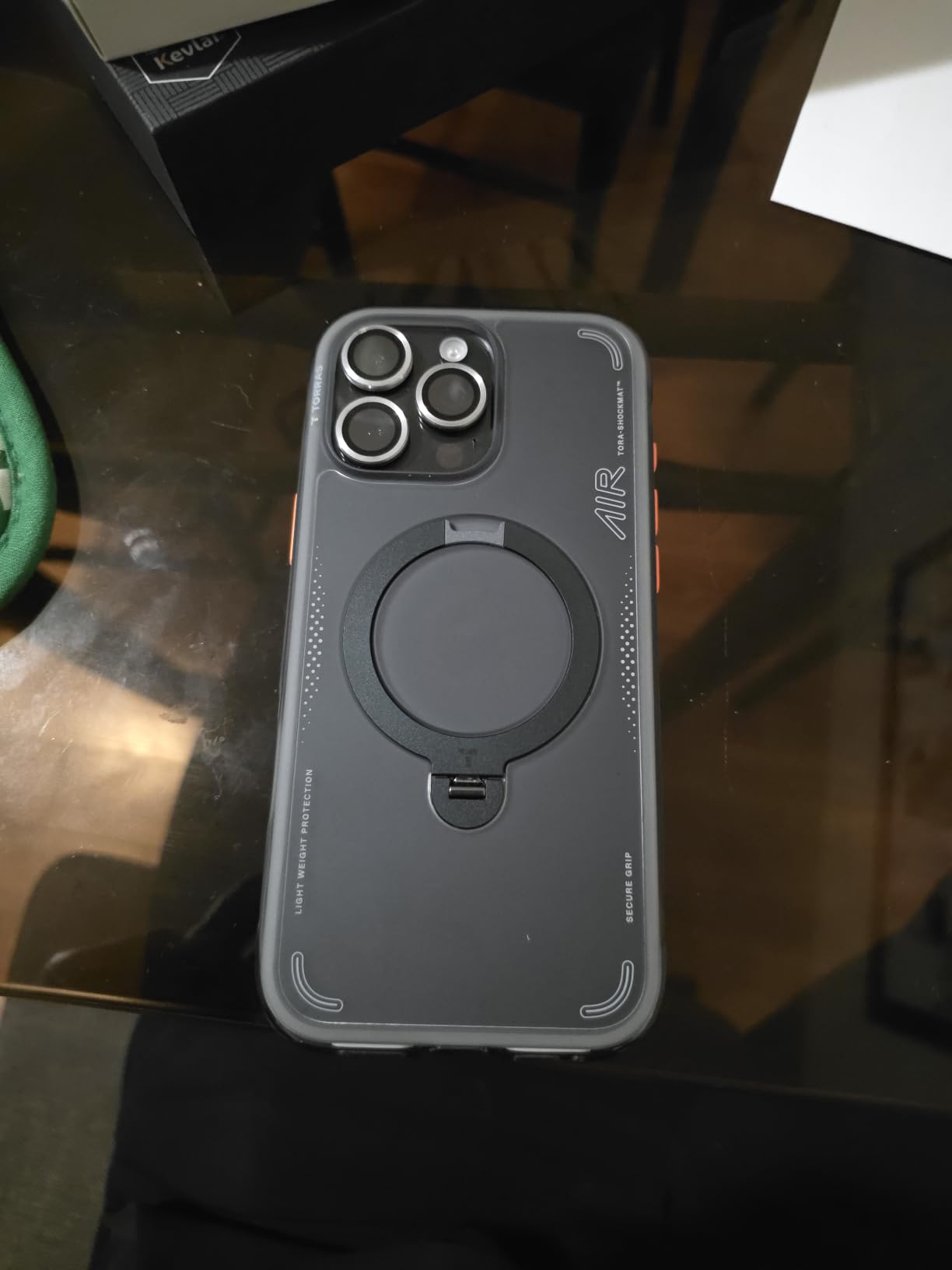 Ostand Q3 Air for iPhone 18 Pro Max   iPhone 18 Pro  iPhone 17 Pro Max and iPhone 17 Pro photo review