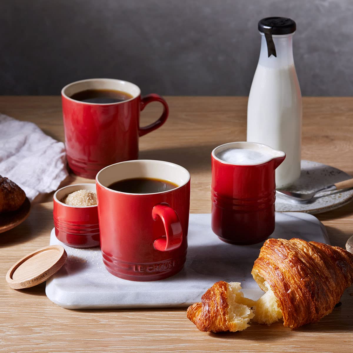 Le Creuset Melkkannetje van aardewerk, 150 ml, kersenrood