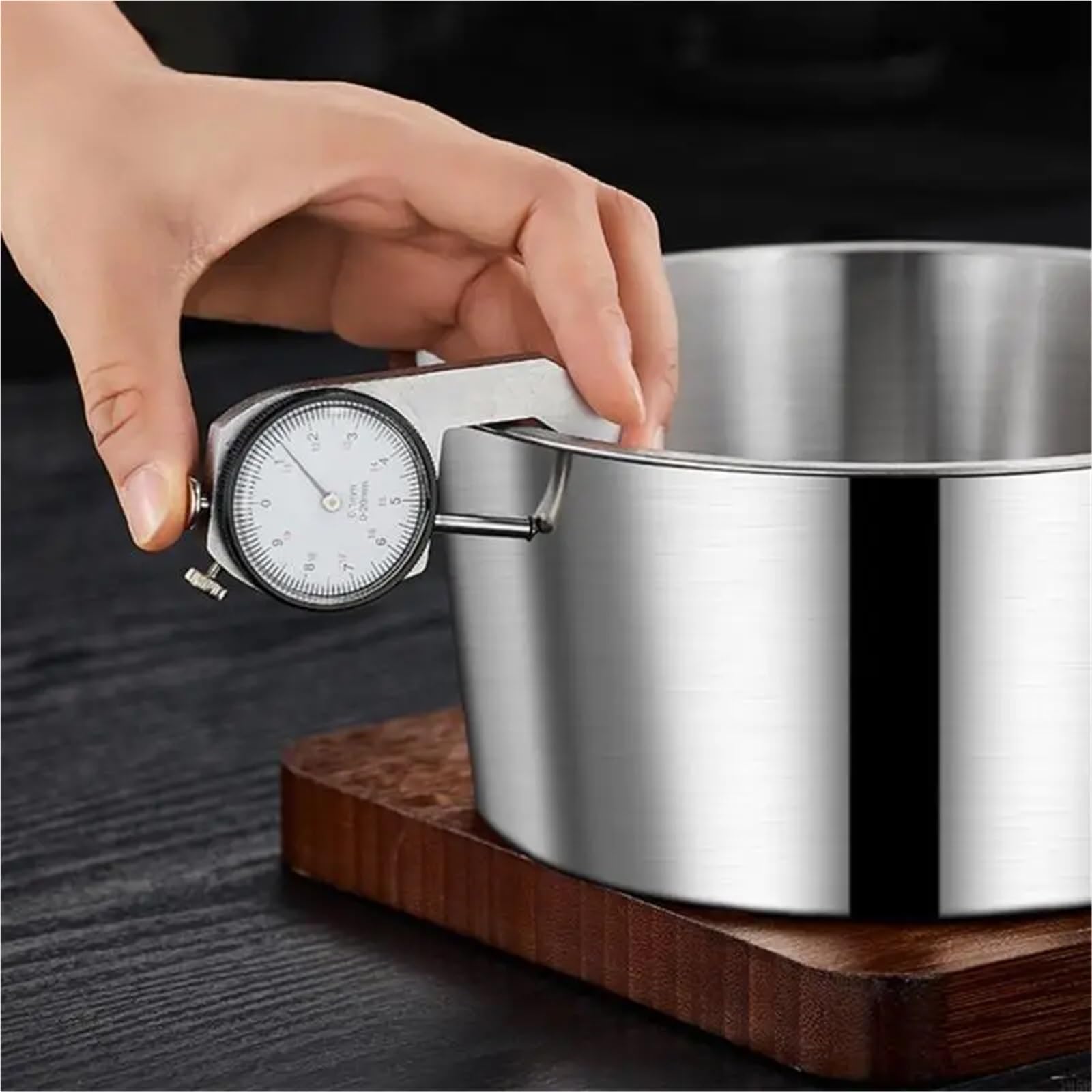 Contenitori per alimenti in acciaio inossidabile Contenitore for il pranzo a prova di perdite in acciaio inossidabile grande capacità con coperchio in metallo for la casa e l'ufficio(1000ML)