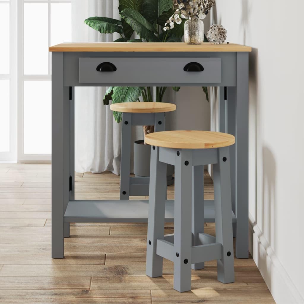 Tabourets de bar en pin massif gris pour partager des repas en cuisine