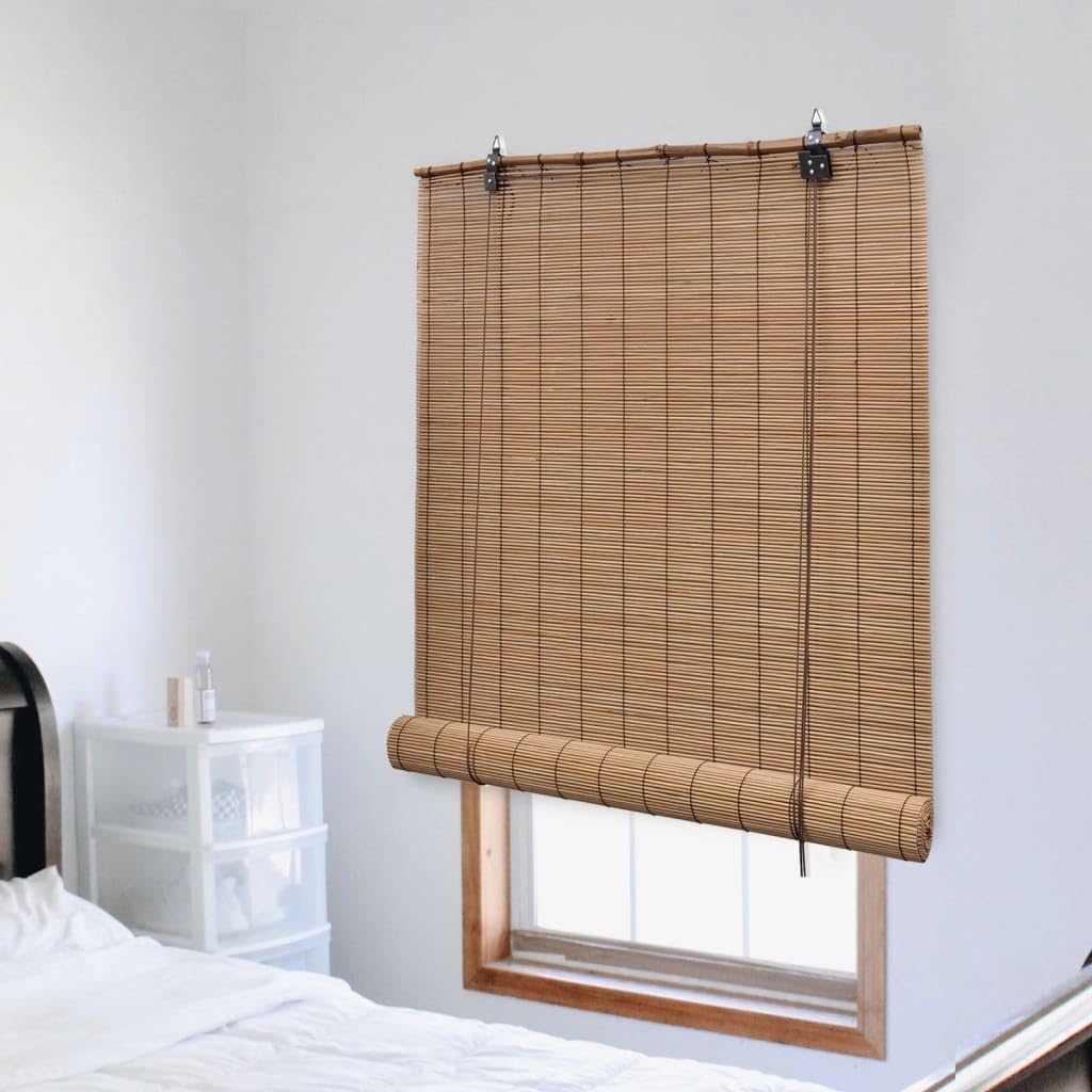 Store en bambou marron pour bloquer les regards et la chaleur du soleil