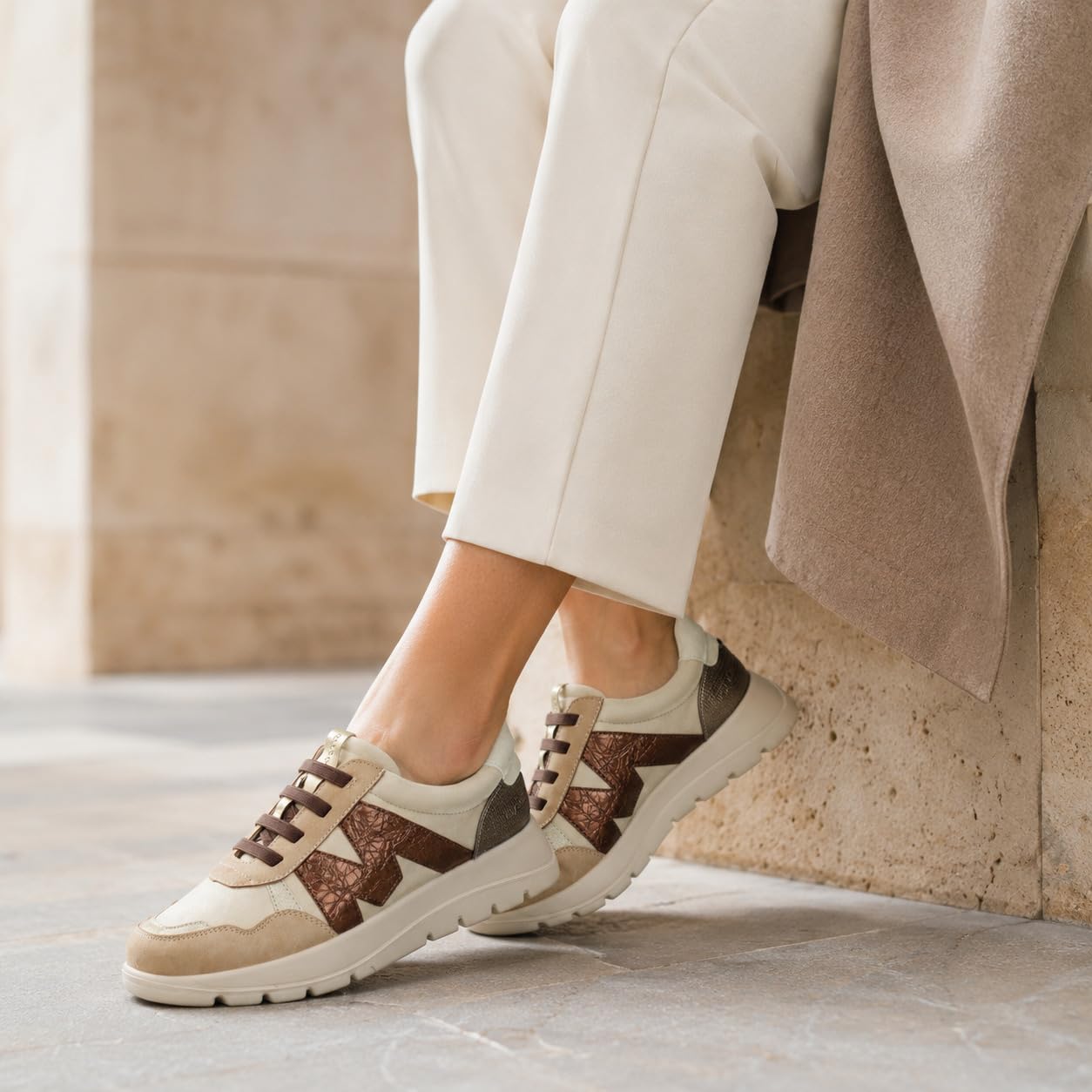 MYSOFT 25M622 Scarpe sportive da donna con dettagli metallici, comode scarpe da ginnastica con lacci elastici, soletta rimovibile e suola leggera in EVA per camminare e uso quotidiano