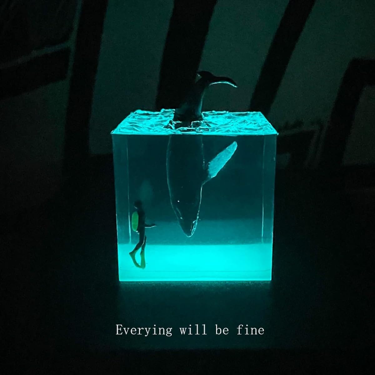 Lampada artigianale in resina, diorama squalo balena realistico, luce notturna decorazione marina, lampada da tavolo USB per camera e scrivania(B,With base 5cm/2.0in)