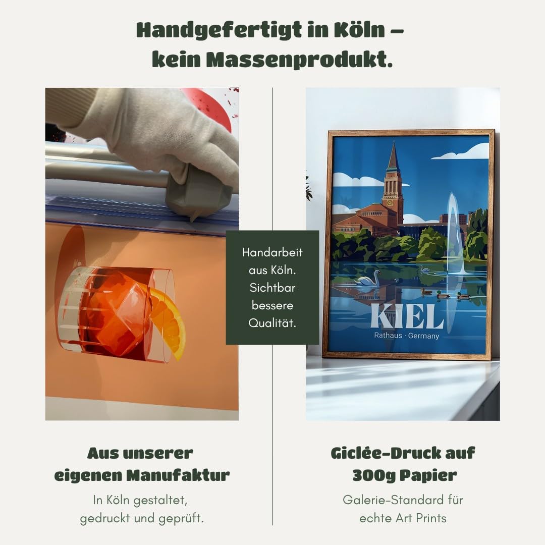 MJ-GRAPHICS® Poster Kiel Rathaus Wandbild Architektur Kunstdruck minimalistisch Blau Beige Wohnzimmer Stadtansicht Deko Büro Bilder urban in Deutschland 50x70 mit weißem Rahmen