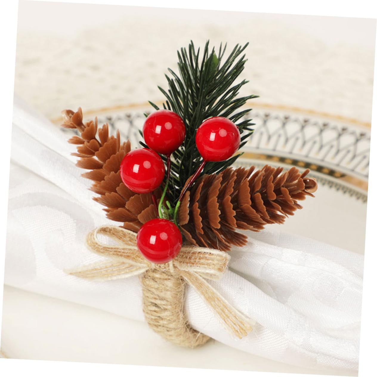 PRETYZOOM 12 Pièces Ronds De Serviette en Pomme De Pin Pinces à Serviettes pour Hôtel Rond De Serviette Ronds De Serviette De Noël Baies Noël Vaisselle De Lin