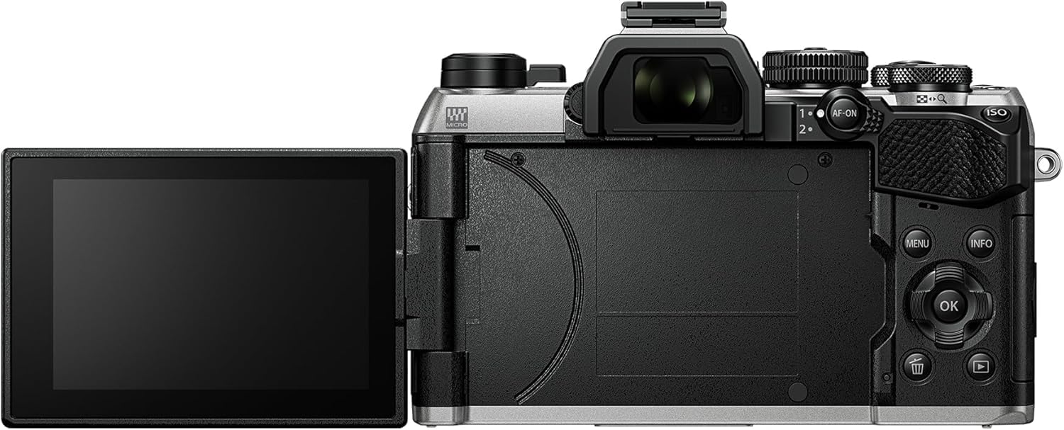 OM SYSTEM OM-5 Mark II Micro Four Thirds Systemkamera Inkl. M.Zuiko Digital 14-150mm F4-5.6 II Objektiv,20 MP Live MOS-Sensor,5-Achsen-Bildstabilisierung,IP53-Wetterschutz, Handheld HighRes Shot 50 MP