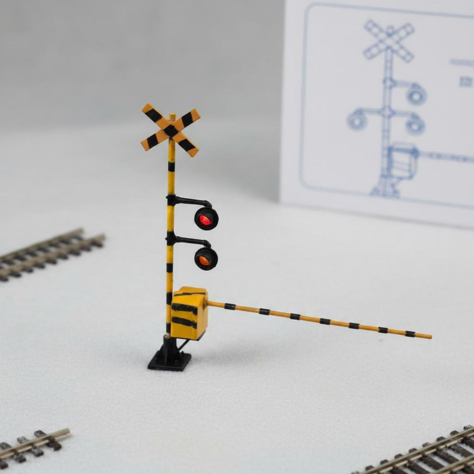 Ferroviario Modello Lampione Segnalazione Ferrovia Luce Semaforo Miniature in Resina Effetto Realistico con Faro Funzionante per Plastici Treni Diorami Cittadini Presentazioni
