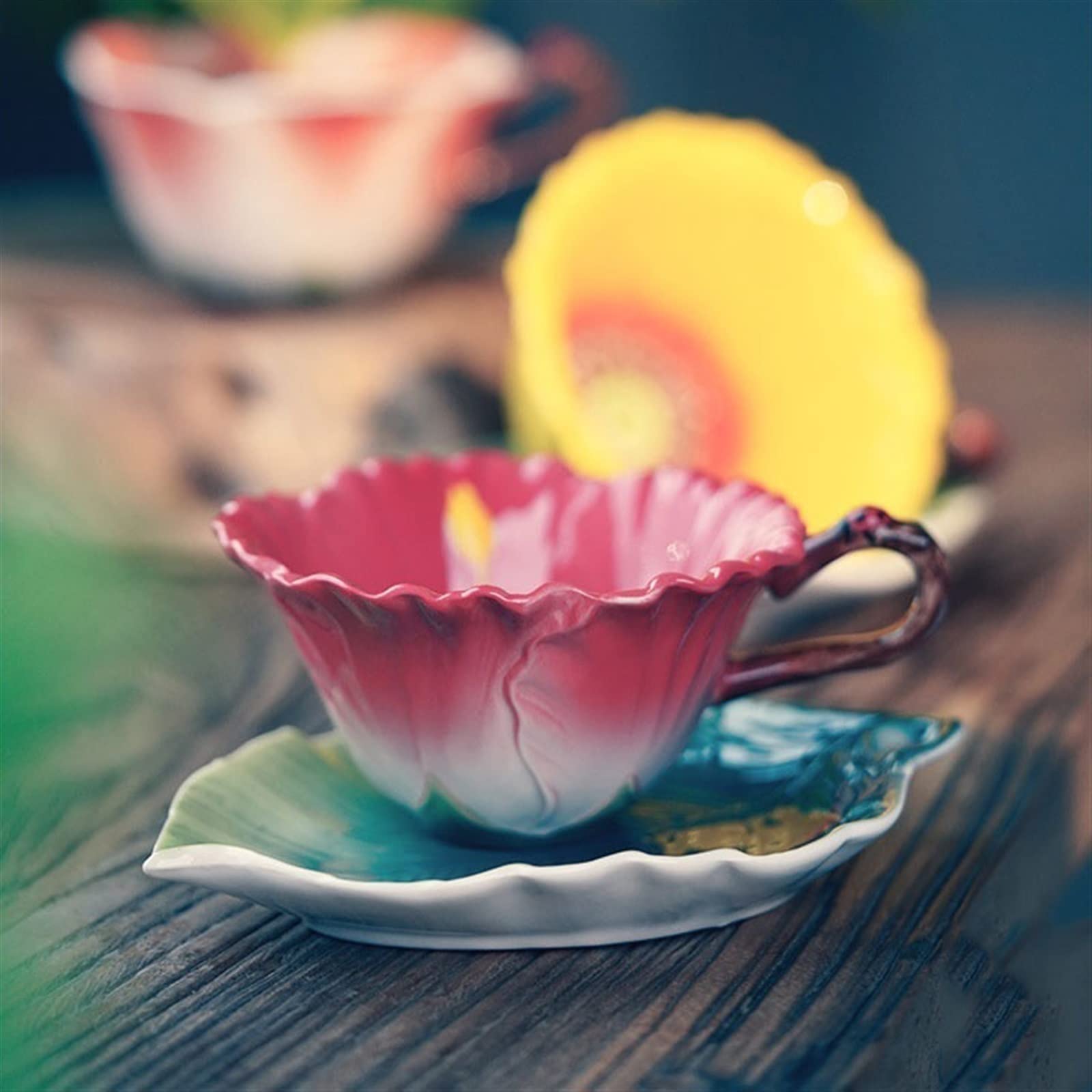 BONAD Reise-Kaffeetasse Handbemalte Emaille-Farbtasse Keramikbecher Blumenförmige Kaffeetasse mit Tassenschale und Löffel Perfekt for Tee, Latte, Heißgetränke Kaffeebecher