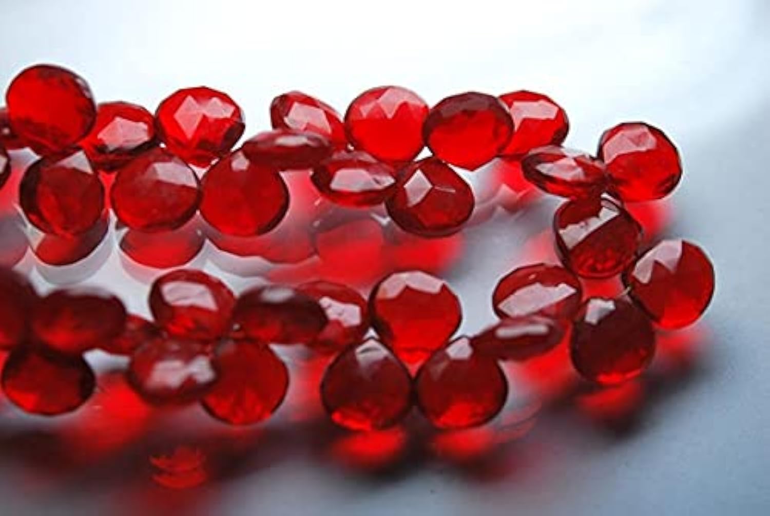 Quartz rouge cœur briolette 11mm LKBEADS, qualité gemme supérieure