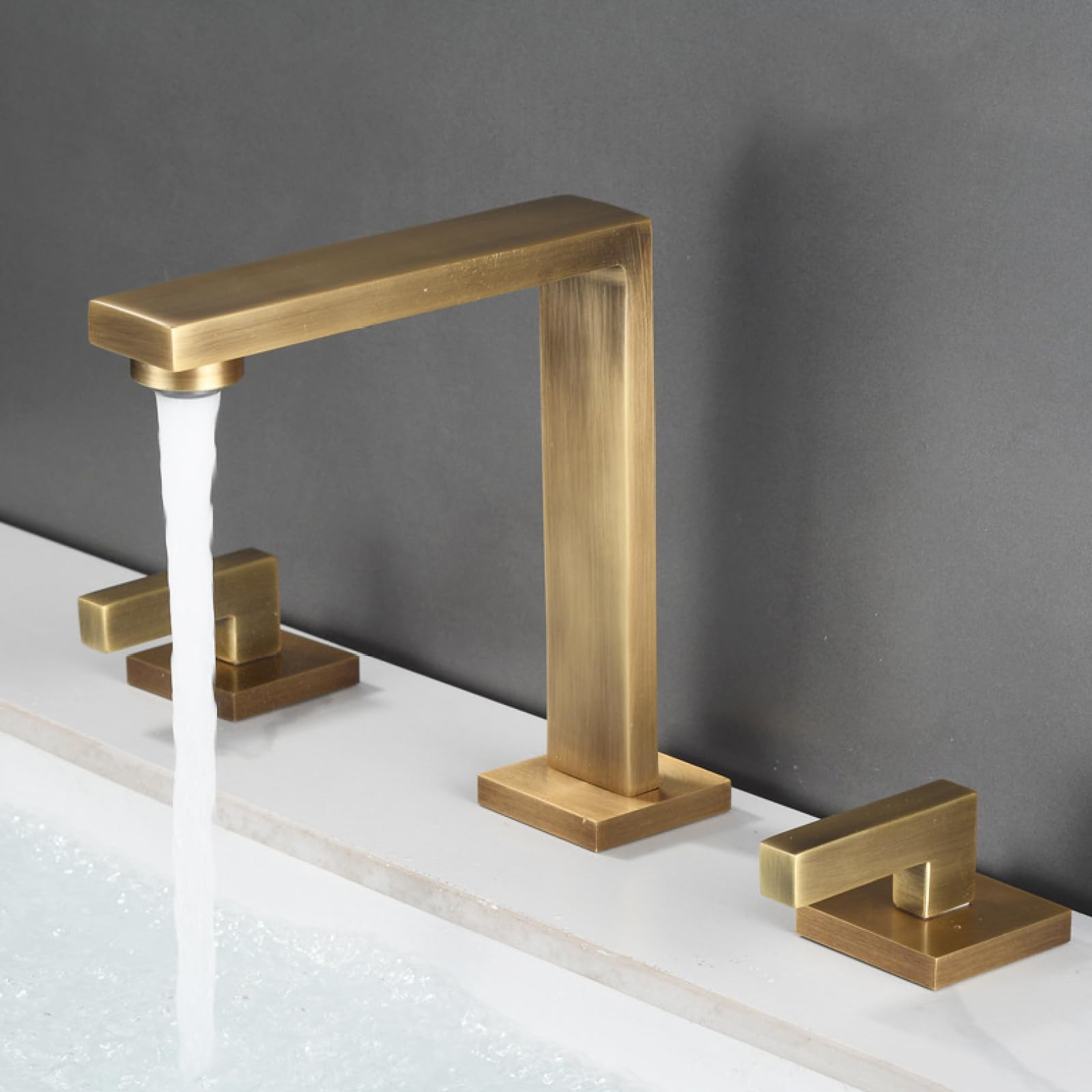 Robinet d'évier de salle de bain pour rafraîchir votre décoration